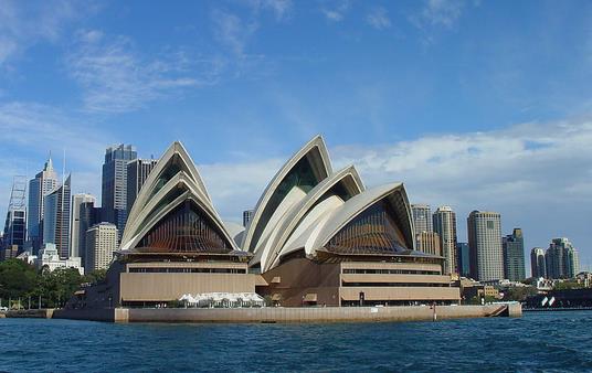 ��Ѷ�򱨣�˫�پ��÷�ת ����д��¥�г��������