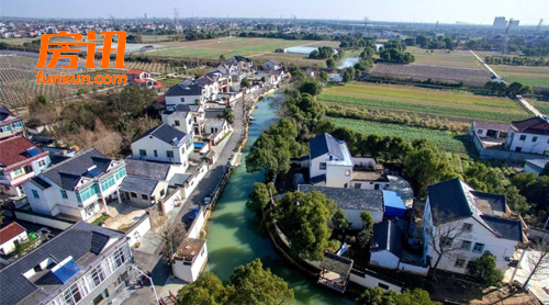 �Ͽط��ز�����ծ�� ��ɫС�����淶��չ�׶�