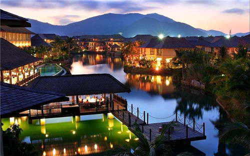 ̽����ɫС���δ��֮·