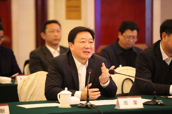 宜昌市委书记周霁出席签约仪式并讲话中新社刘良伟摄