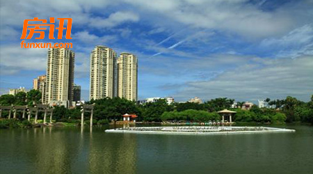 ����Ȫ���ϰ��޶�����ھ��ʴ�����ɫС��