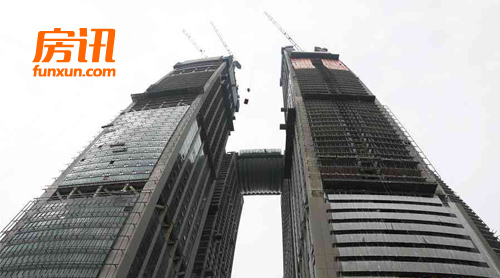 �����ڽ���һ��¥����ⶥ �����̰졢�Ƶꡢ��Ԣ��ҵ̬