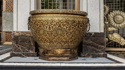 在家门口铺了10多种玉，这房子最让人惊叹的还不止这个!