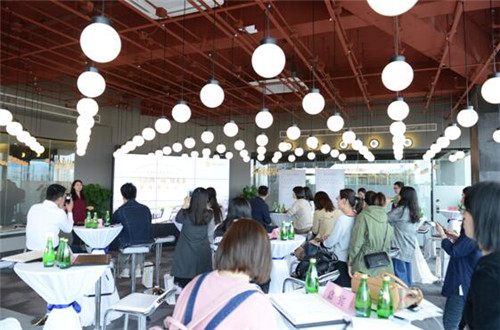 ��Ļ���� ��ҫδ�� ���ڽֿع��������ֵ������ۺ�����������